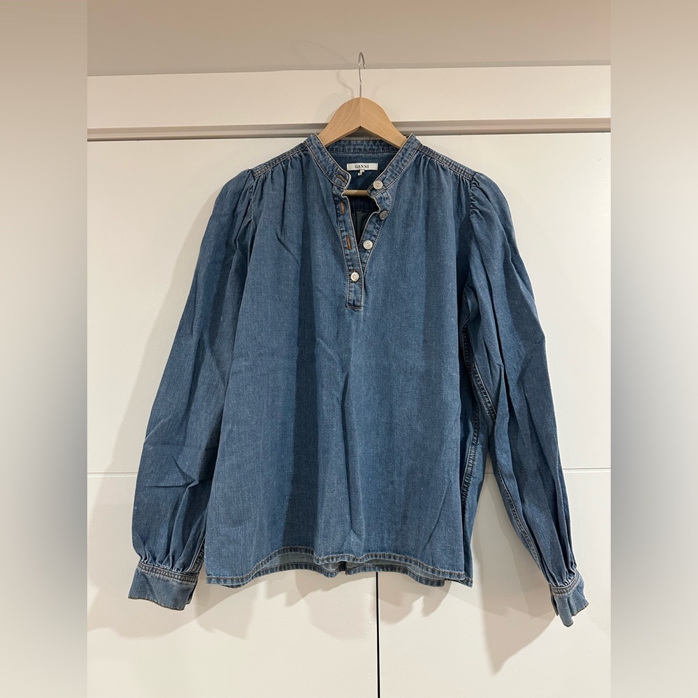 GANNI chambray Denim Top with button closure at top and cuffs, size 38